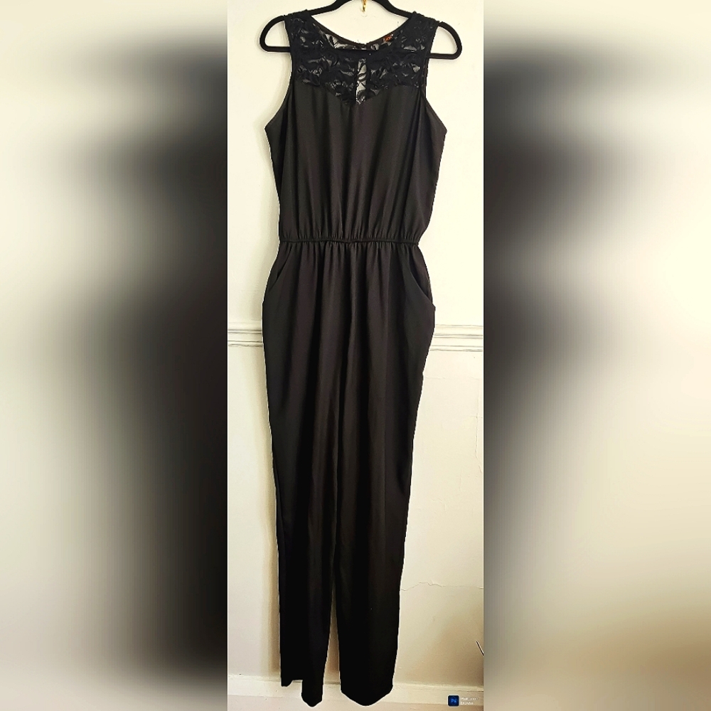 3/$40 🛍DEX Sleeveless Black Lace Jumpsuit Size 10